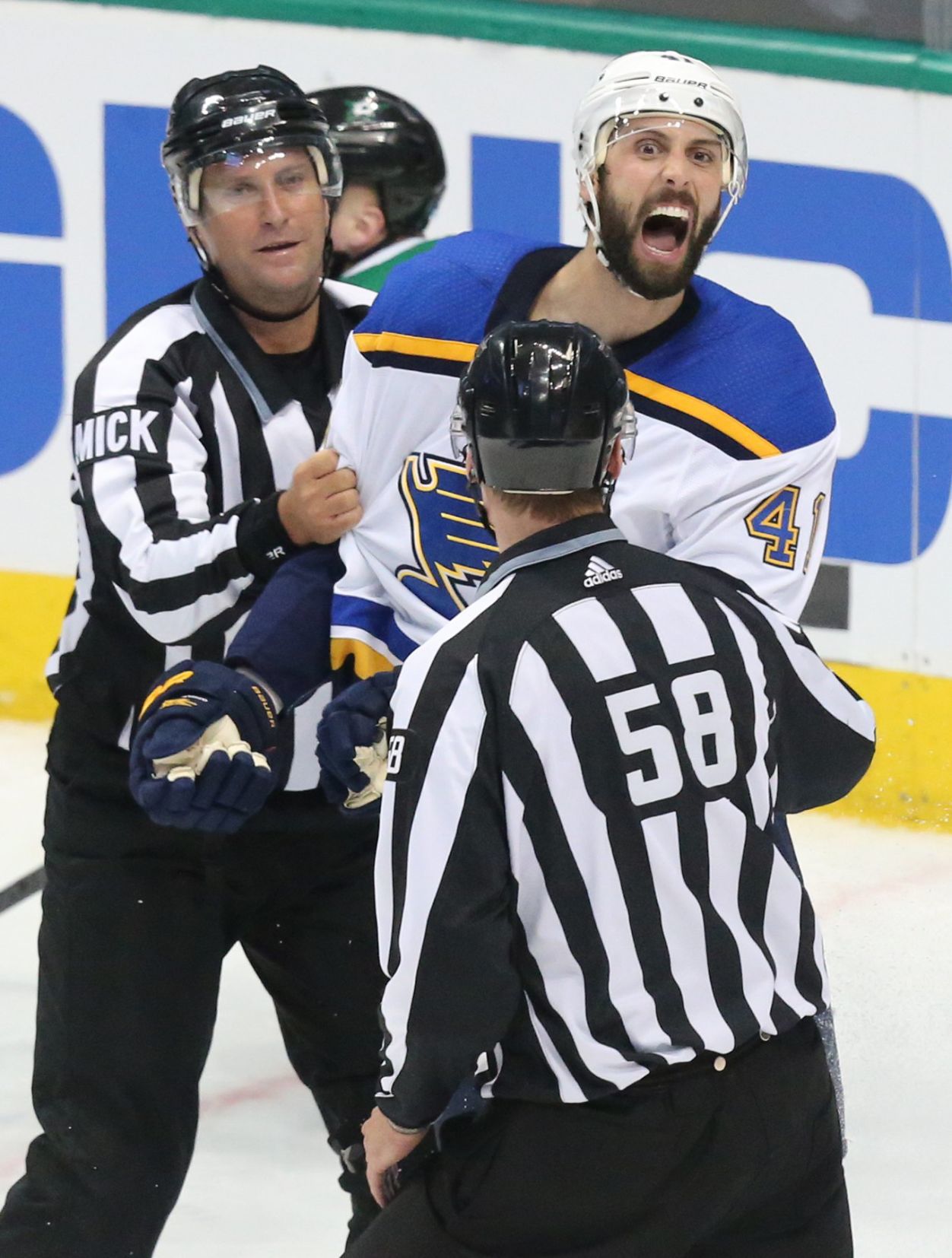 Blues and Stars skate in Game 3 of their playoff